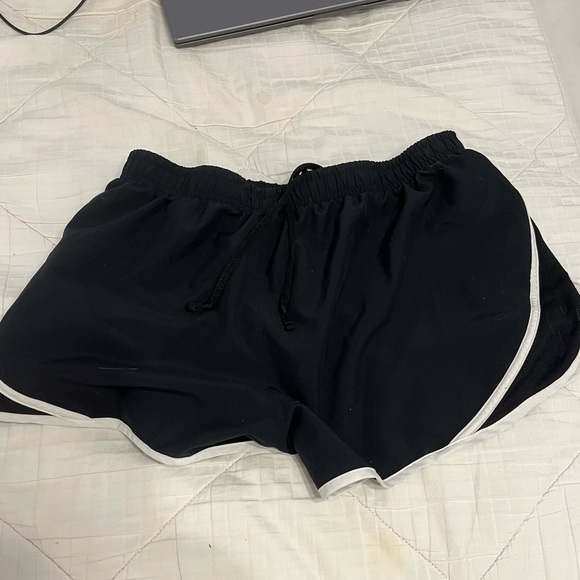 Under Armour sport short - Picture 2 of 3